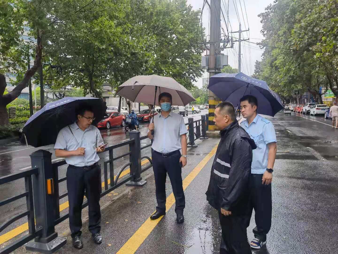 公交集團做好暴雨惡劣天氣安全生產(chǎn)工作